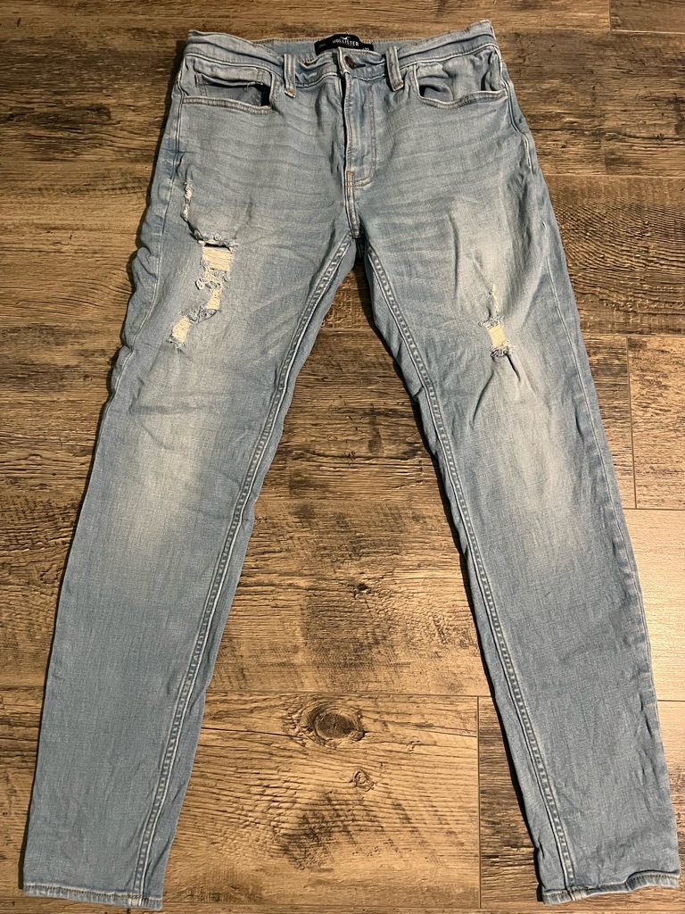 Hollister Light Blue Skinny Jeans With Distressed Knees 32x32